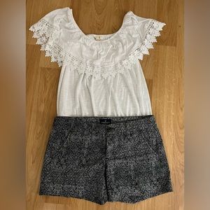 American Eagle Stretch black print shorts + Paper + Lee lace top white